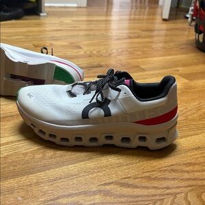 On Cloud Men’s White and Green Athletic Shoes